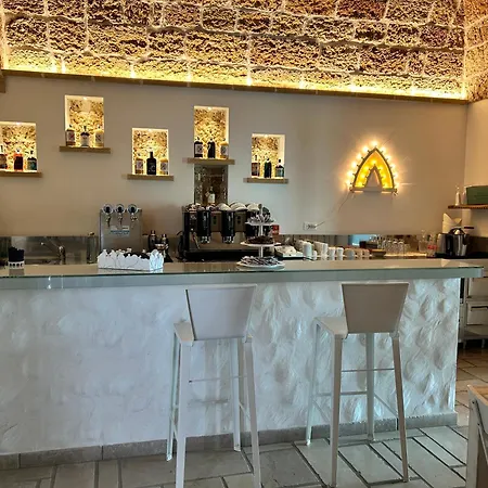 فندق Masseria Le Mandorle أُجينتو
