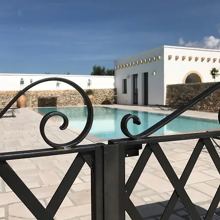 Masseria Le Mandorle Otel