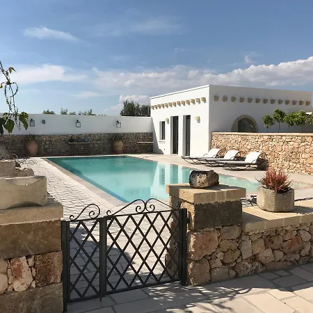 Masseria Le Mandorle 乌真托